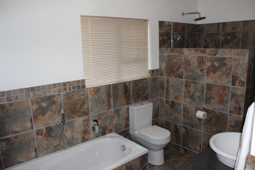 Van Biljon Cottage No Loadshedding Oudtshoorn Eksteriør billede