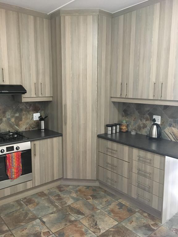 Van Biljon Cottage No Loadshedding Oudtshoorn Eksteriør billede